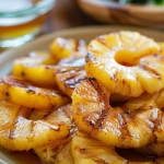 Gegrillte Ananas mit Zimt und Ahornsirup